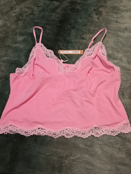SKIMS Other - SKIMS Bubblegum Tonal Lace Cami - Pink
